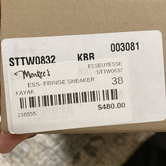Esse ut Esse Fringe Sneaker- size 38. Worn maybe twice. Near perfect condition - Picture 8 of 8